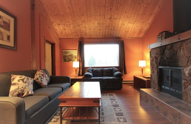 Rainbow Suites by Whistler Retreats