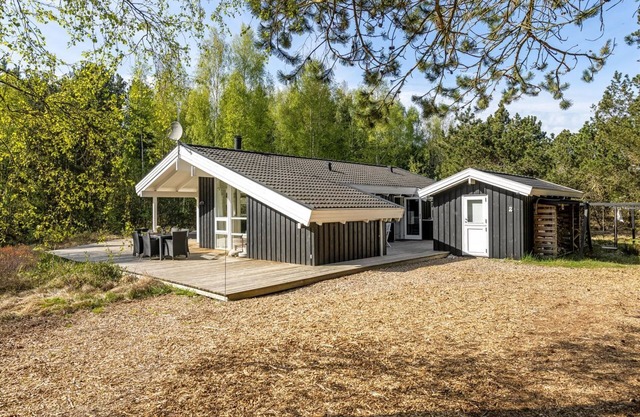 "Ran" - 600m from the sea by Interhome