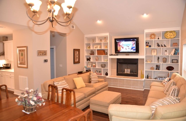 Ranch, 6 bedrooms and 5 baths home near Parris Island and Beaufort is beautiful.