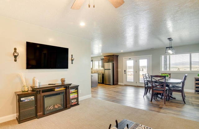 Ranch Escape w/Patio ~ 21 Mi to Bryce Canyon