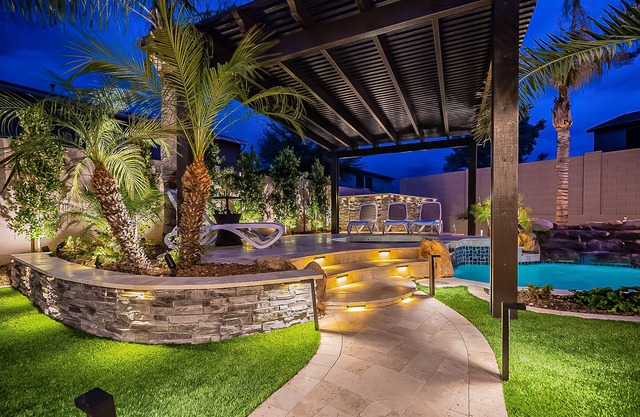 RARE 8BR/5.5 Bathroom Home w/HEATED pool, Hot Tub, Billiards, & Game Room -P