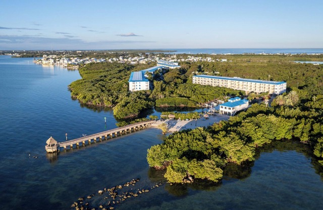 Rare Find! 4 Family-Friendly Suites to Enjoy with Fully-Equipped Kitchen, Pool!