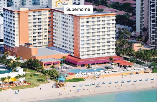 RARE FIND - Perfectly Located Relaxing Beach Front studio at the Marco Polo Resort - Collins Ave - Sunny Isles Beach - near aventura mall and more