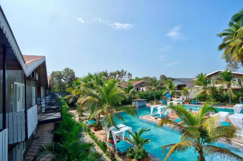 Raya Resorts