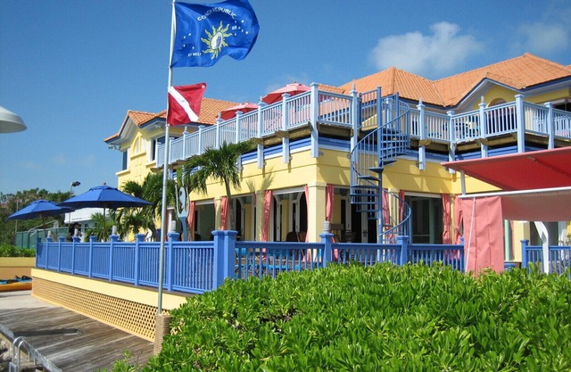 Real World MTV House-18 to 22 guests, Not Just a House Your Own Private Resort