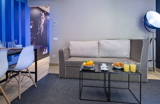 Recently renovated 2 bed apartment in the center