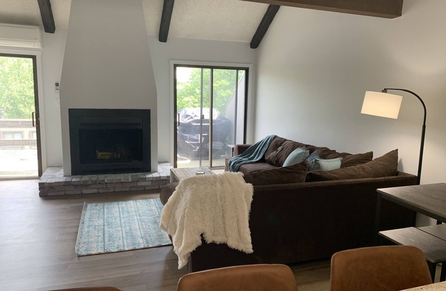 Recently Renovated Next to Camelbeach on Camelback Mountain!