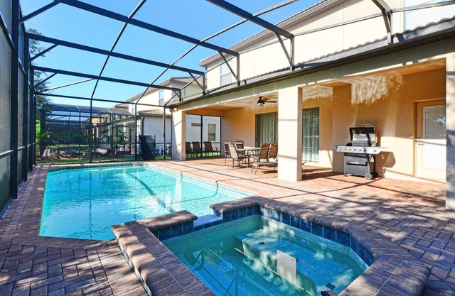 Recently Renovated w/all the amenities! Hot tub, Game Room, Grill, Wifi!