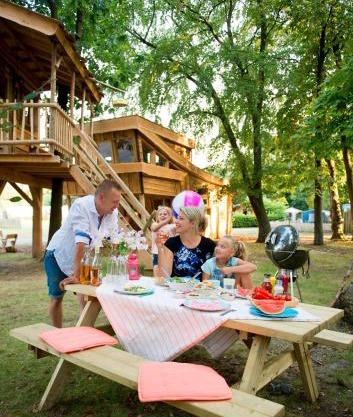 Recreatiepark d'n Mastendol luxe Boomhutten