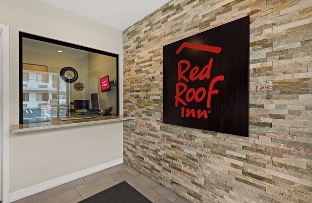 Red Roof Inn Carson - Wilmington