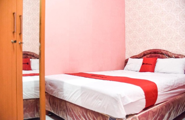 RedDoorz at Pettarani Square Makassar