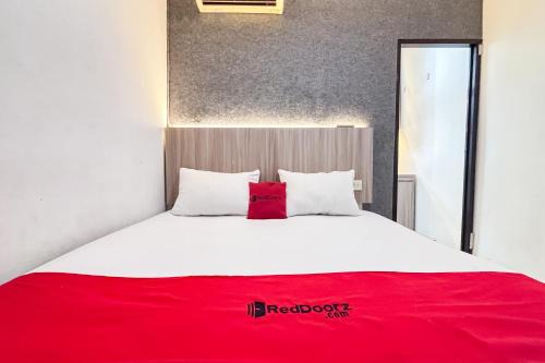 RedDoorz near Alun Alun Subang 2