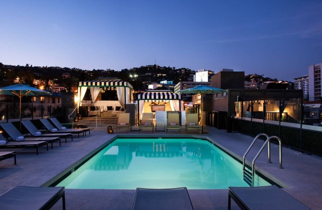 Rediscover Old Hollywood in Luxurious Suite! 4 Modern Units, Pool, Pet-friendly!