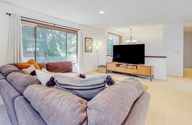 Redmond Retreat - Upstairs | Duplex in Redmond