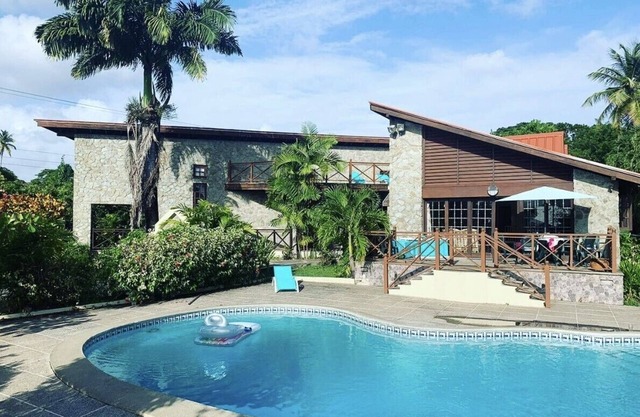 Reef Utopia Tobago Private Beautiful Villa,3mins Walk to Beach,Great Pool,Garden