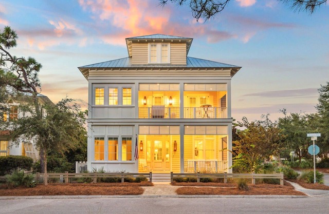 'Rees on Wiregrass' | Private Pool, Golf Cart, Carriage House | Lake District, WaterColor, FL