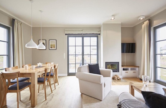 Reetland am Meer - Premium Reetdachvilla mit 3 Schlafzimmern, Sauna und Kamin E18