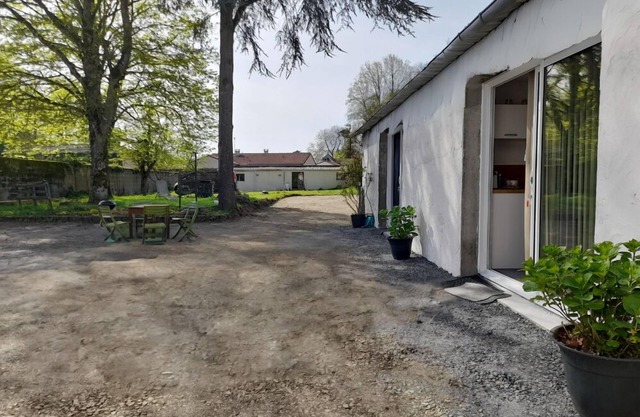 RELAI DU CHATEAU DE LA TOURLANDRY