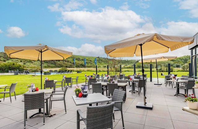 Relax by the Sea with Seasonal Pool, Beachclub Dining & Coastal Walks