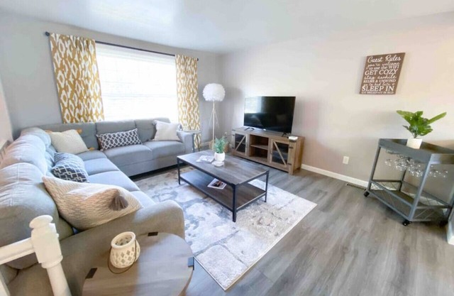 Relax in Charlotte|Fire Pit|BBQ-Outdoor Dining|4BR