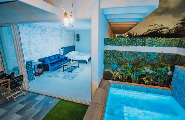 Relax in your own private pool and private garden near Eagle Beach-8