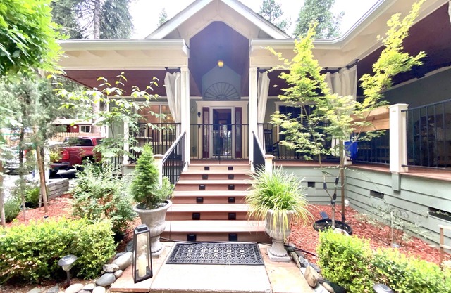 RELAX❤️ MOUNTAIN RETREAT, FULLY XMAS DECORATED, 45 min to South LAKE TAHOE