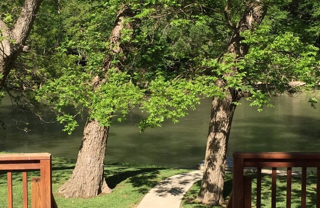 Relaxation at its best! Guadalupe River frontage ~ Above the Rapids @ Gruene