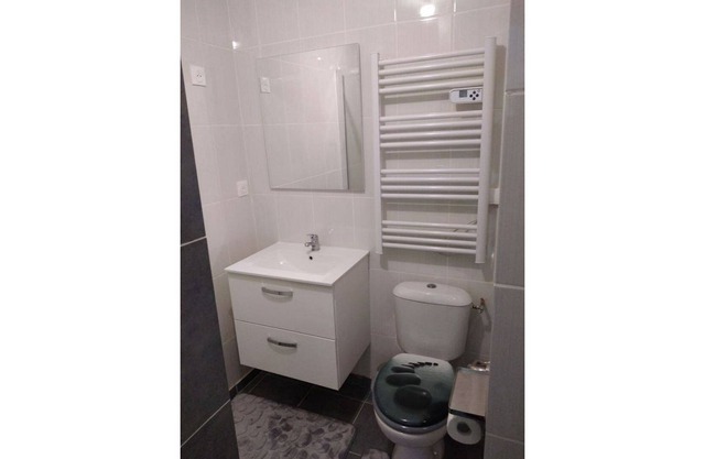 Relaxation close to a natural setting, Pond & Forests