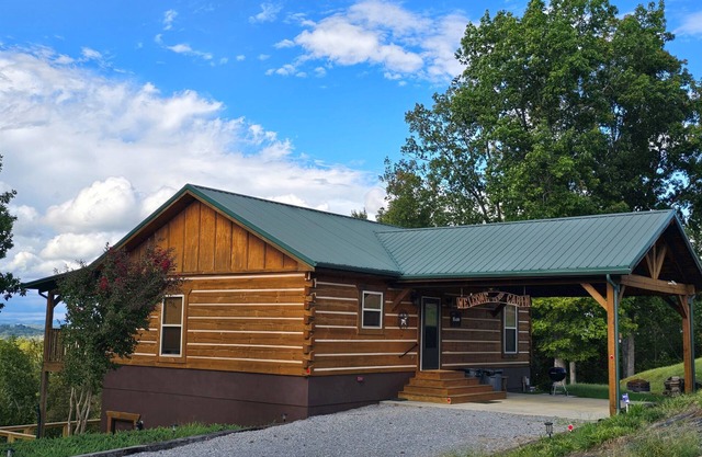 Relaxation Meets Fun at Our “Endless View Cabin”