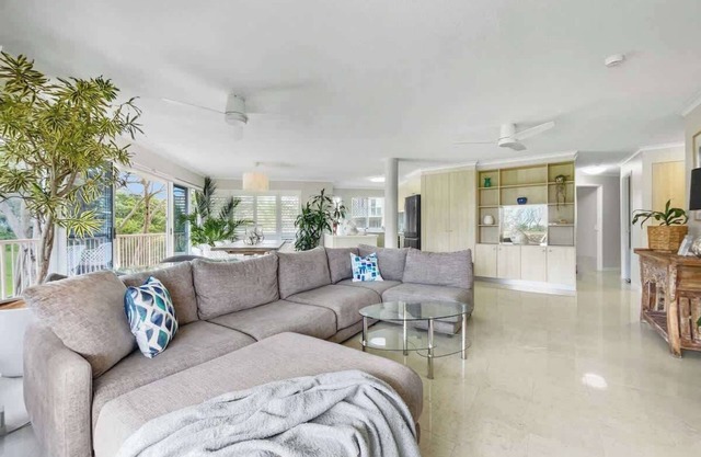 Relaxing Ocean Views Beachside at Buddina