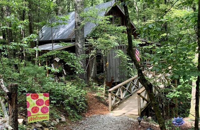 Relaxing Rustic Cabin