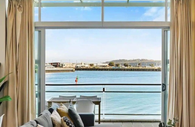 Relaxing Sea Wharf View Apartment by Zodiak Stays