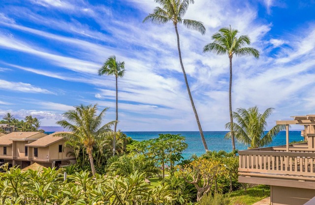 Relaxing Spacious 2BR 2BA-Cold AC-Fast WiFi-2 private lanais with ocean views