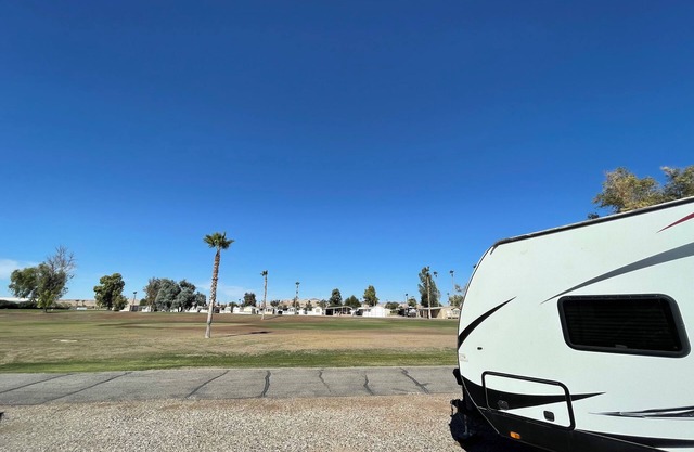 Relaxing Trailer in the Heart of Yuma