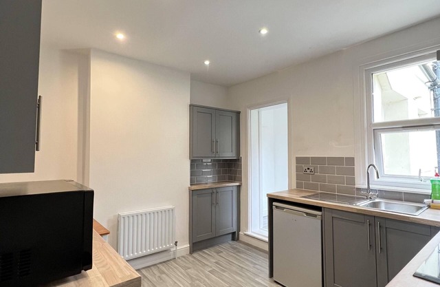 Remarkable 2-bed House in Rochester