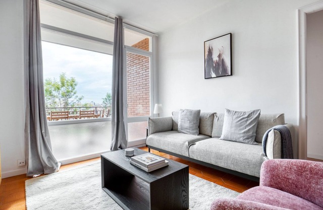 Remarkable Les Corts 4BR w/Balcony, Fully Furnished, by Blueground