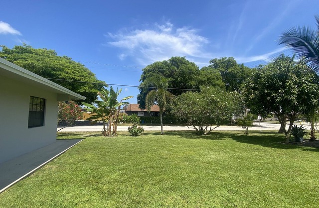 Remodeled 2BR apt near beach + dtwn Ft. Lauderdale