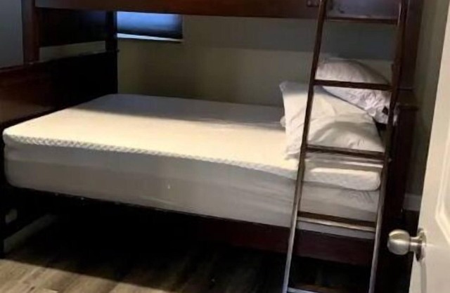 Remodeled 3BR/1.5B, huge yard, off street pk