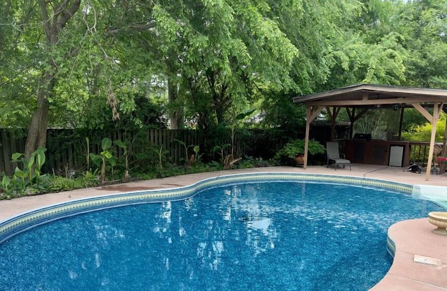 Remodeled 3BR minutes from Downtown Savannah | Pool | Outdoor Kitchen