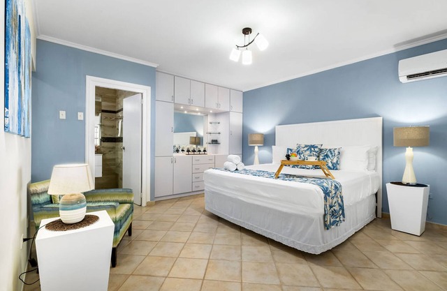 Remodeled 3br2ba Cozy Central Private Pool