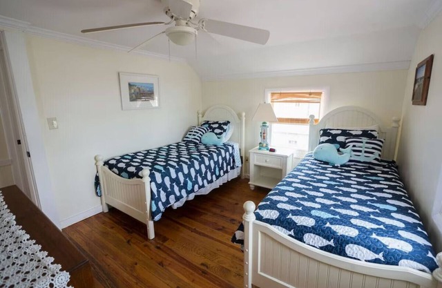 Remodeled 4 BR Waterfront Beach House with all the Comforts of Home.and more!