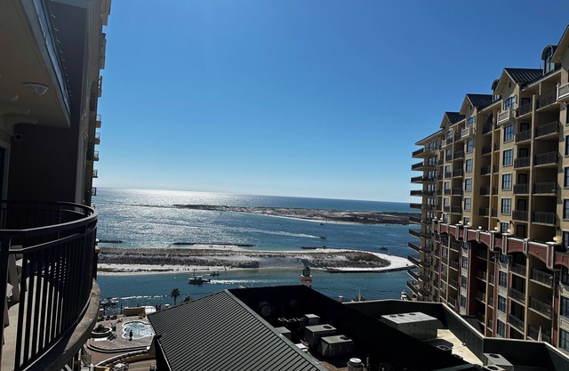 REMODELED High Floor-Large 3 bedroom/3 full bath corner unit