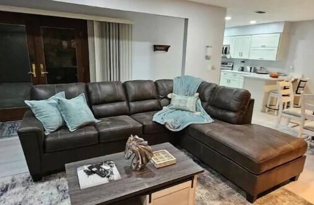 Remodelled 3/2 Ocala Home with Pool.n 1 Min>WEC,15 Mins>HITS