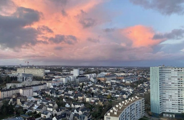 Rennes from the Horizons