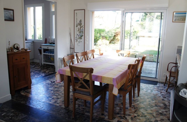 Renovated 1930 villa 600m from the sea