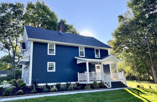 Renovated 5 Bedrm/3bath + Swim Spa & Huge Outdoor Space
