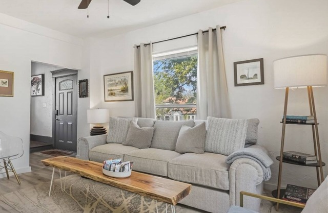 Renovated 5BR Retreat | 3 Baths, Full Kitchen, Laundry #04