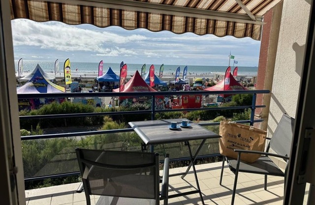 Renovated Apartment 4 ppl - Sea View - PARKING - Pets Allowed