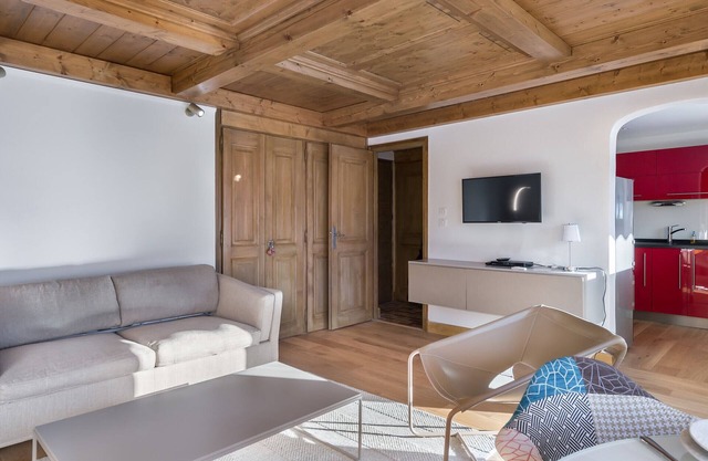 Renovated apartment with balcony and parking near the slopes in Megève