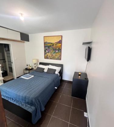 Renovated Gem 15 mins train to Paris